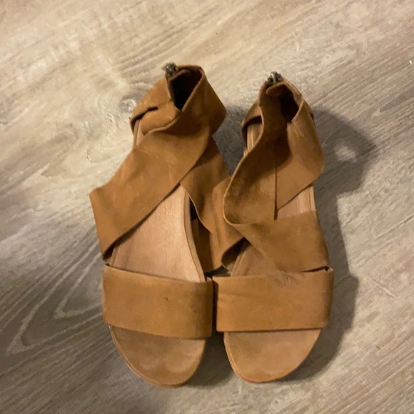 Eileen Fisher Shoes - Cross Cross Banded Sport Sandal